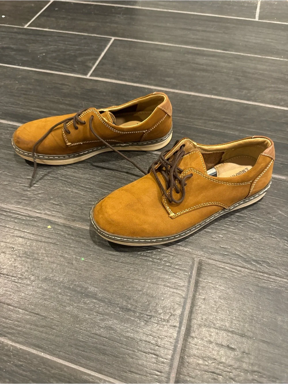 Johnston & Murphy Kids Tan Lace-Up Dress Shoes